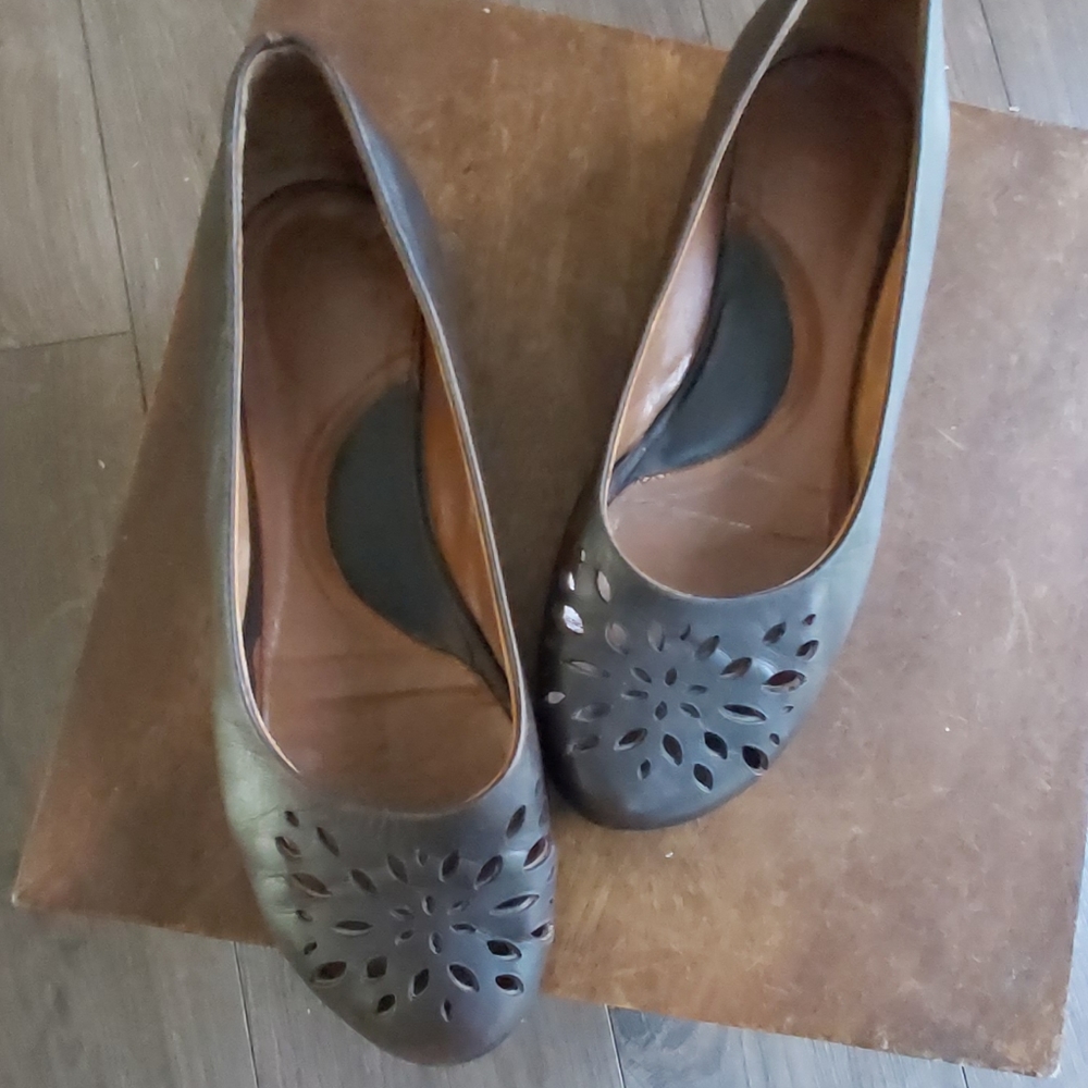 Fluevog Integrity Danielle dark brown flats